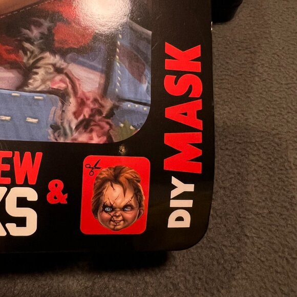 New Chucky Socks 6 pairs & DIY Mask Kit Child's Play Halloween Fun Activity - Picture 5 of 6